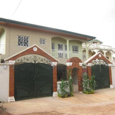 Residence Pascale Bafoussam Exteriör bild